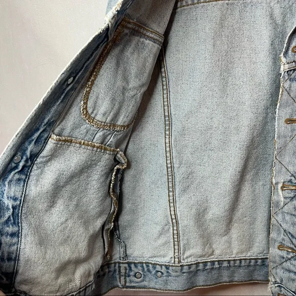 Vintage Lee Riders Denim Jacket Distressed Size Medium - Picture 9 of 15